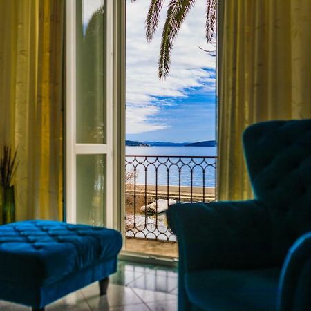 Holiday Home Obrov Kaštela Екстериор снимка