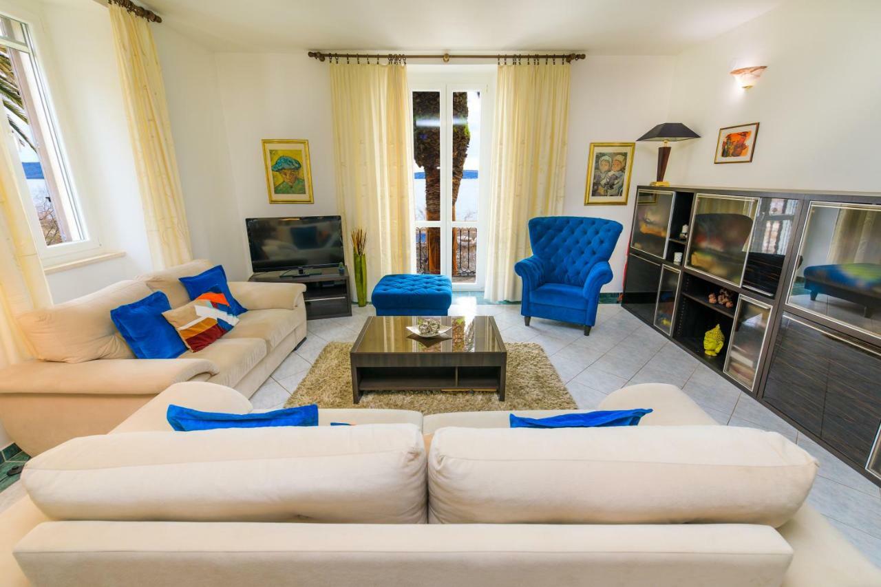 Holiday Home Obrov Kaštela Екстериор снимка