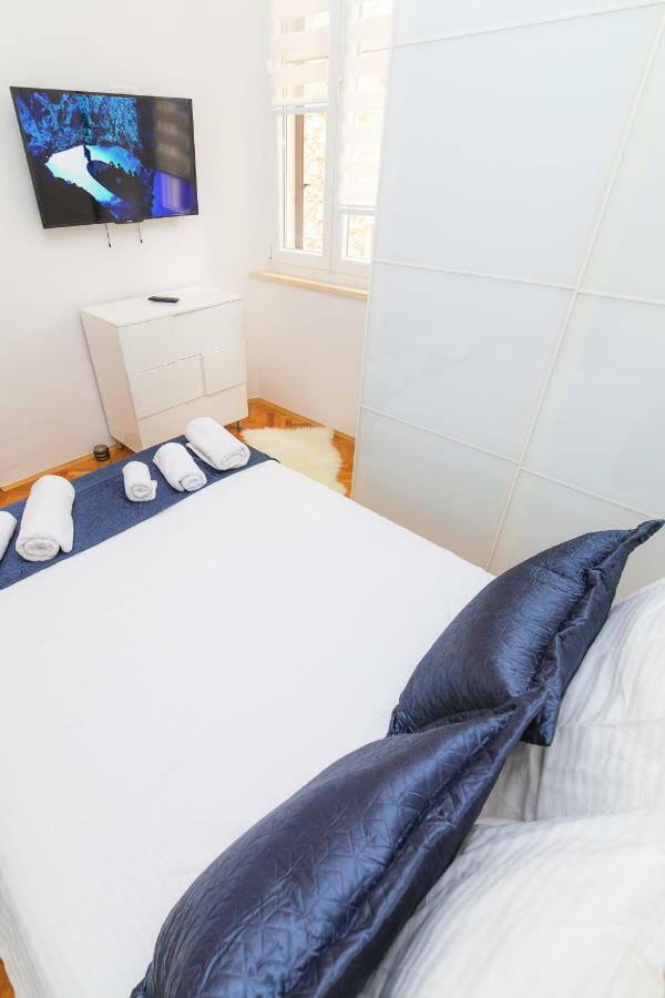 Holiday Home Obrov Kaštela Екстериор снимка