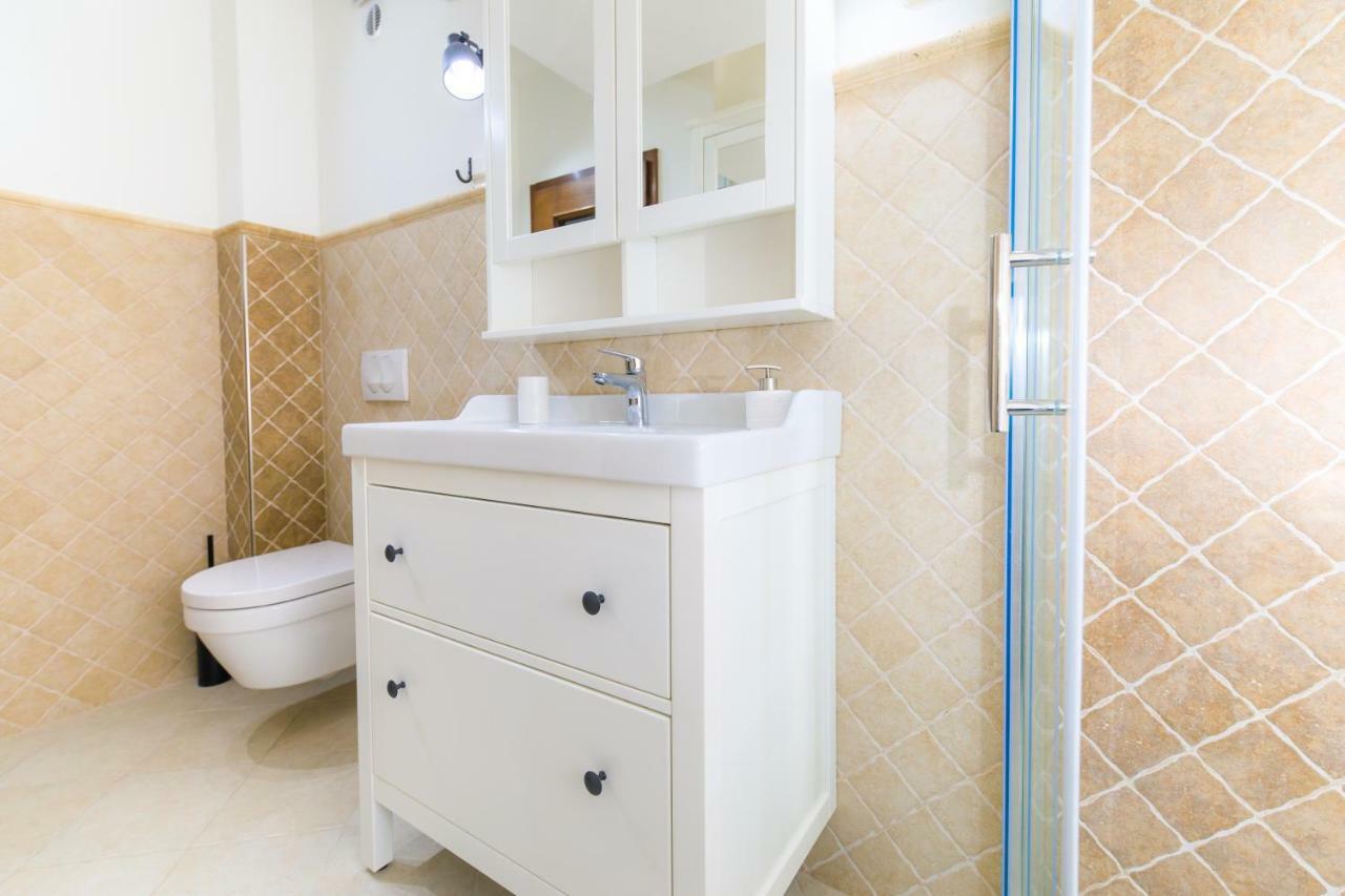 Holiday Home Obrov Kaštela Екстериор снимка