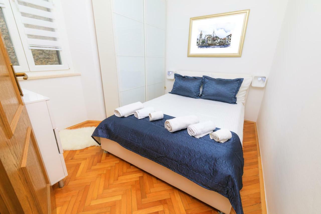Holiday Home Obrov Kaštela Екстериор снимка