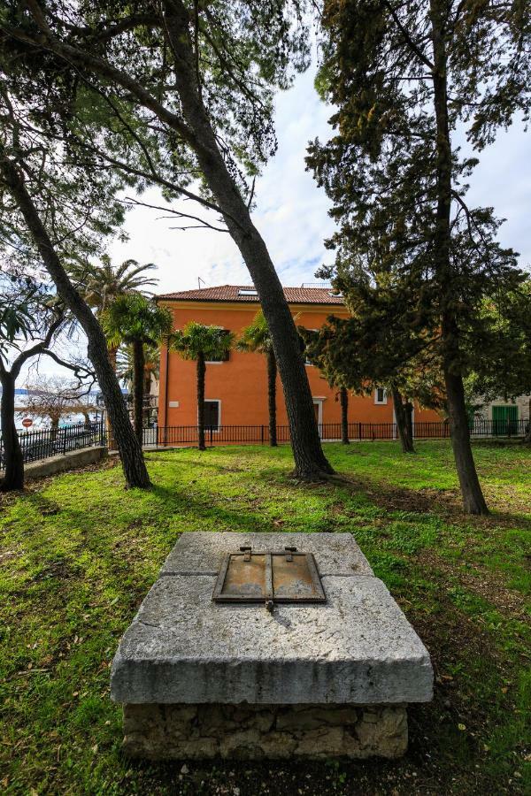 Holiday Home Obrov Kaštela Екстериор снимка