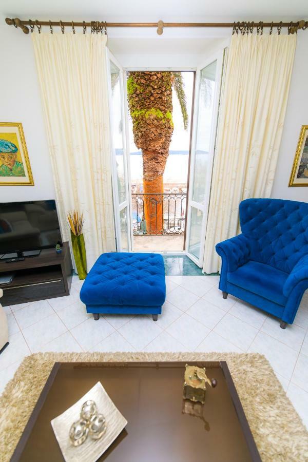 Holiday Home Obrov Kaštela Екстериор снимка