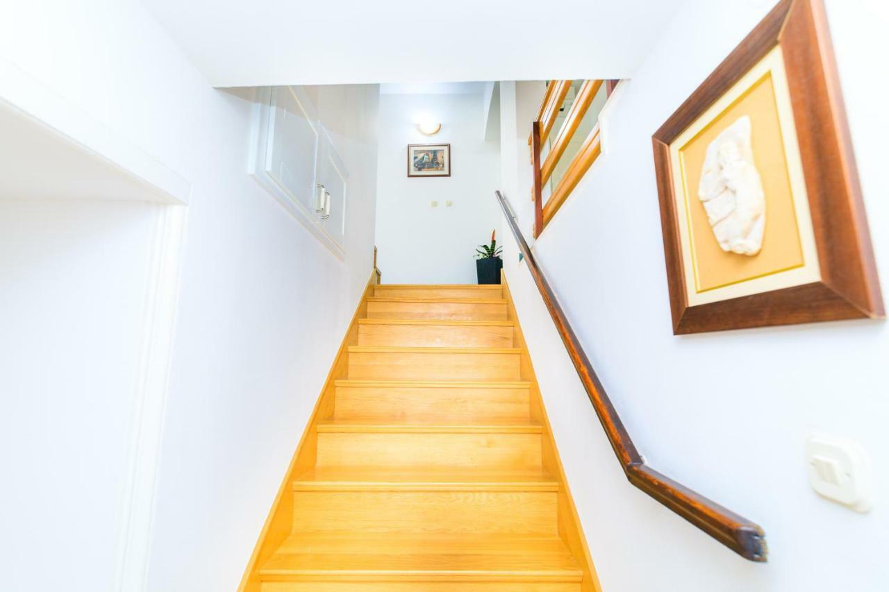 Holiday Home Obrov Kaštela Екстериор снимка
